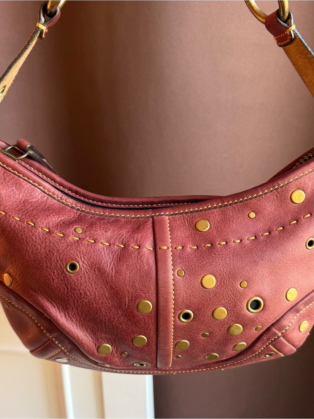 Vintage Coach red studded hobo bag with gold hardware - Picture 2 of 8